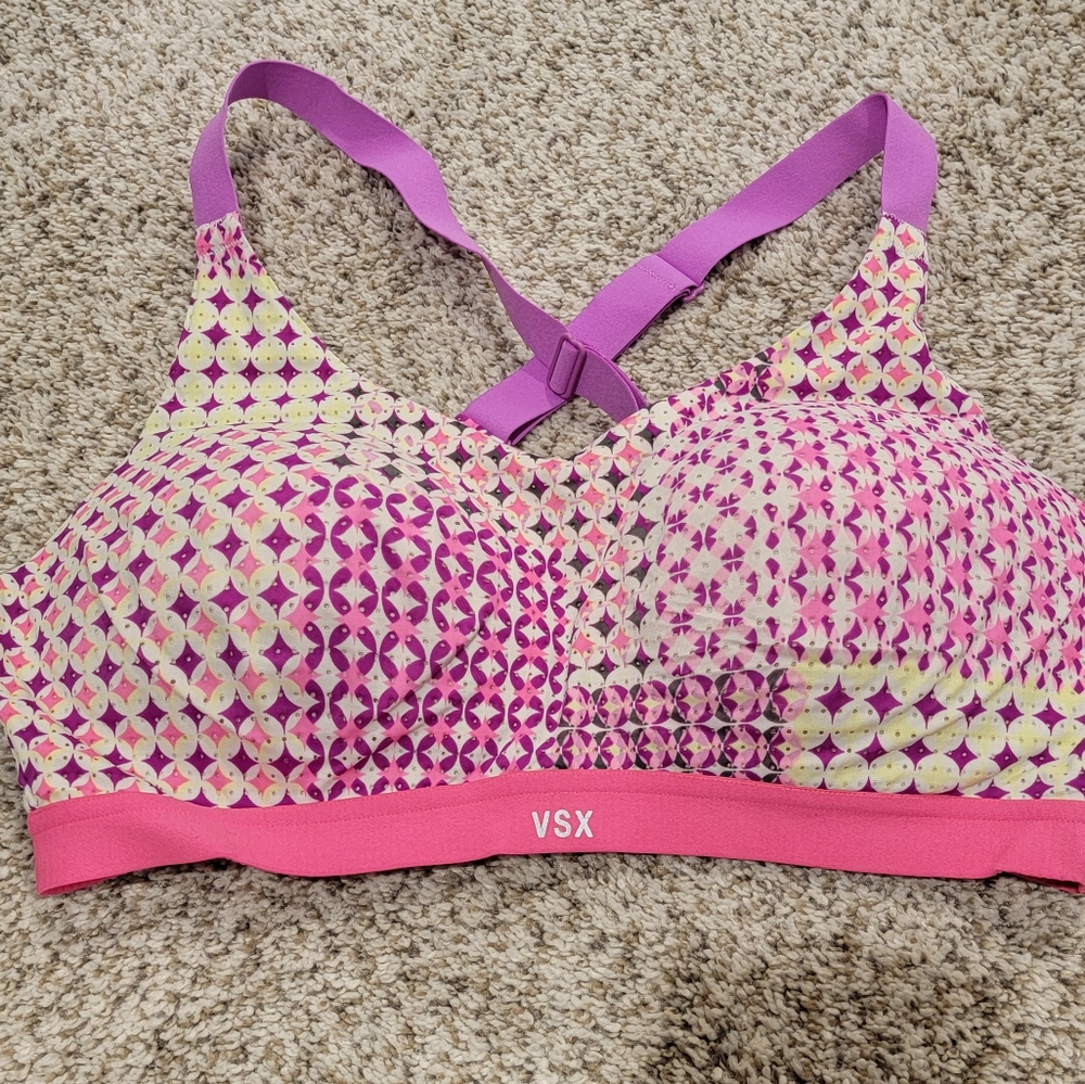 Victoria's Secret VSX Sports Bra 36C